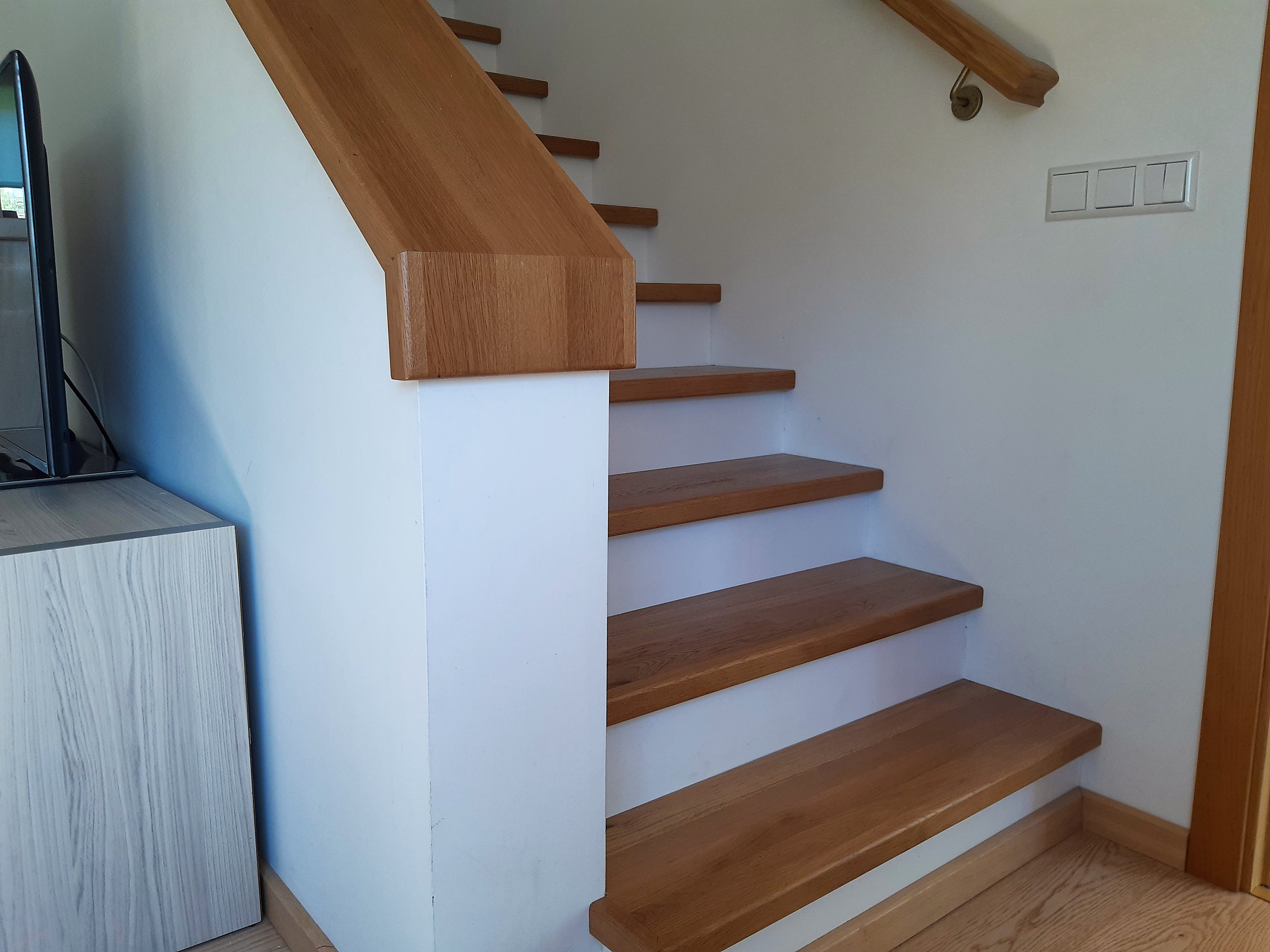 Betoonist trepi katmine tammest astmetega