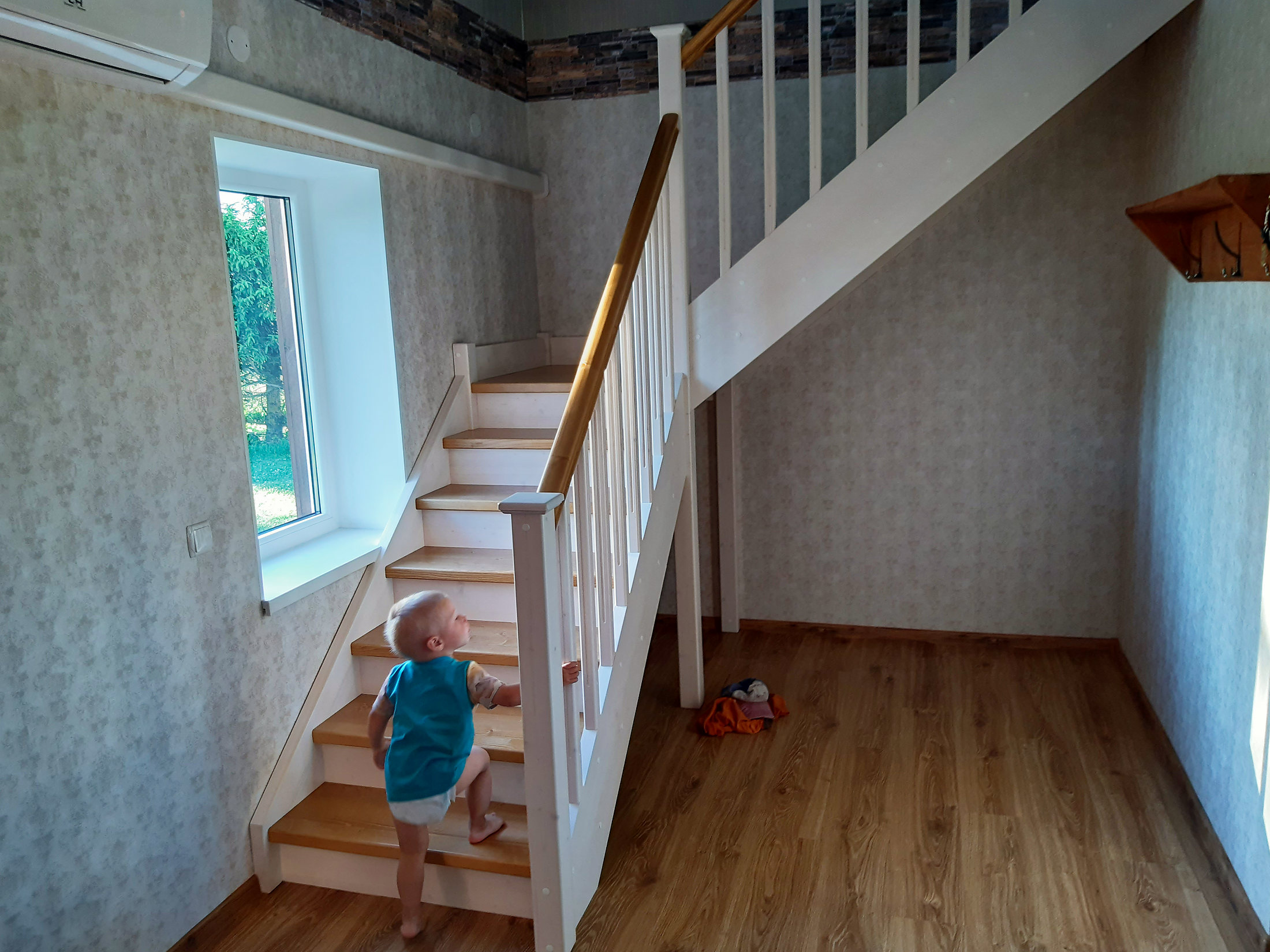 Klassikaline kahes toonis trepp