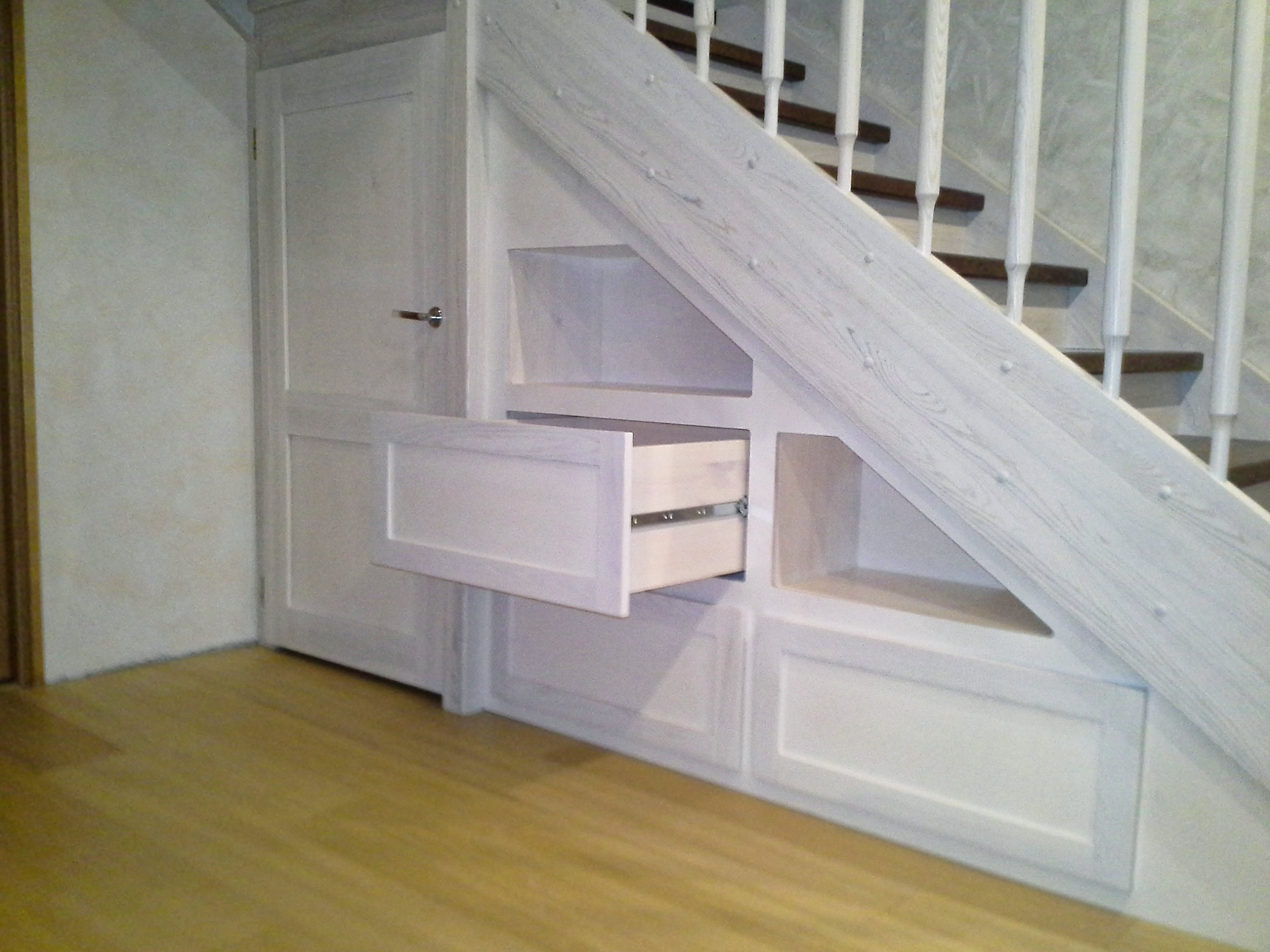 Trepialune kapp sahtlitega