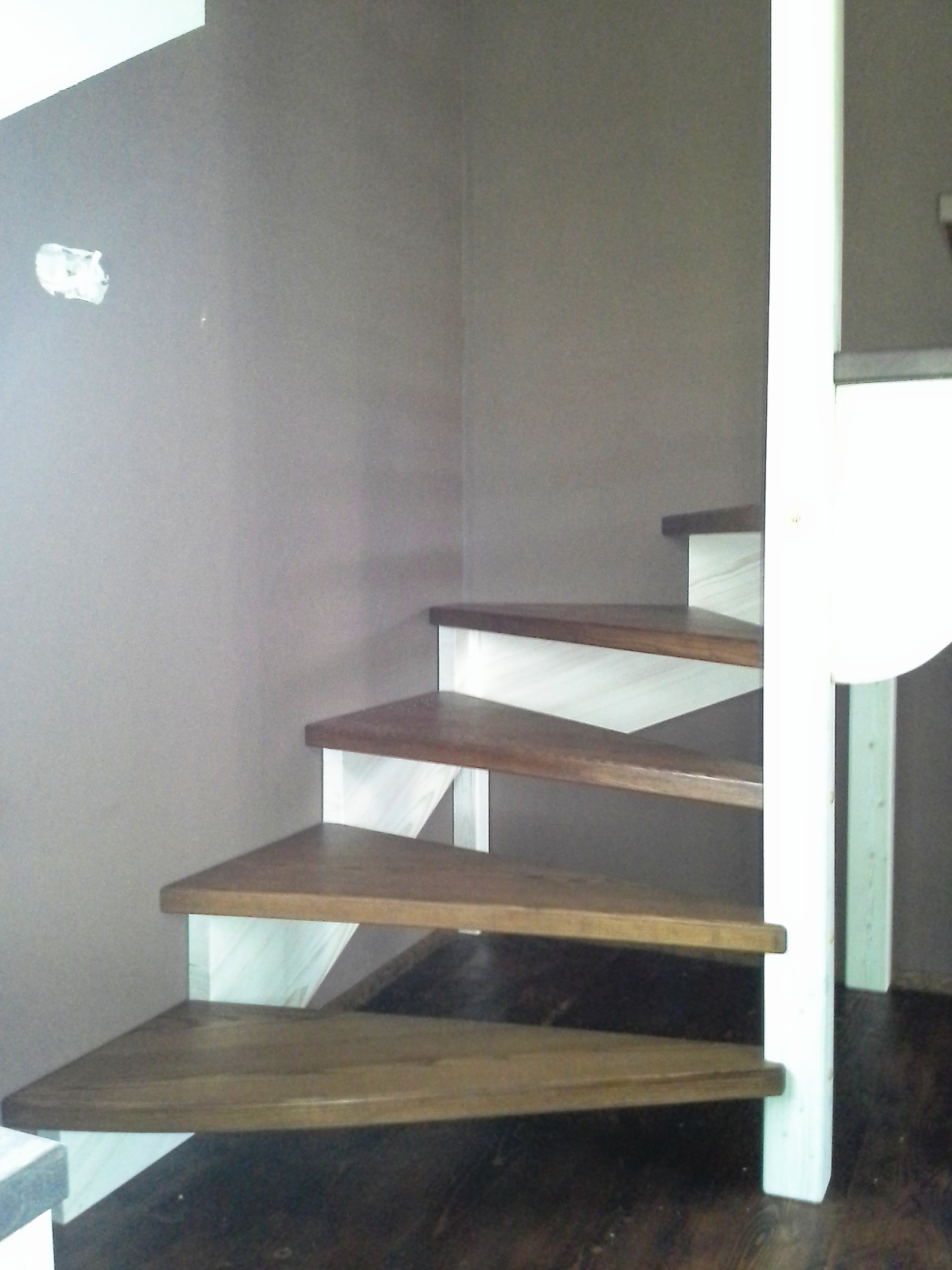 Talade peal pöördega trepp