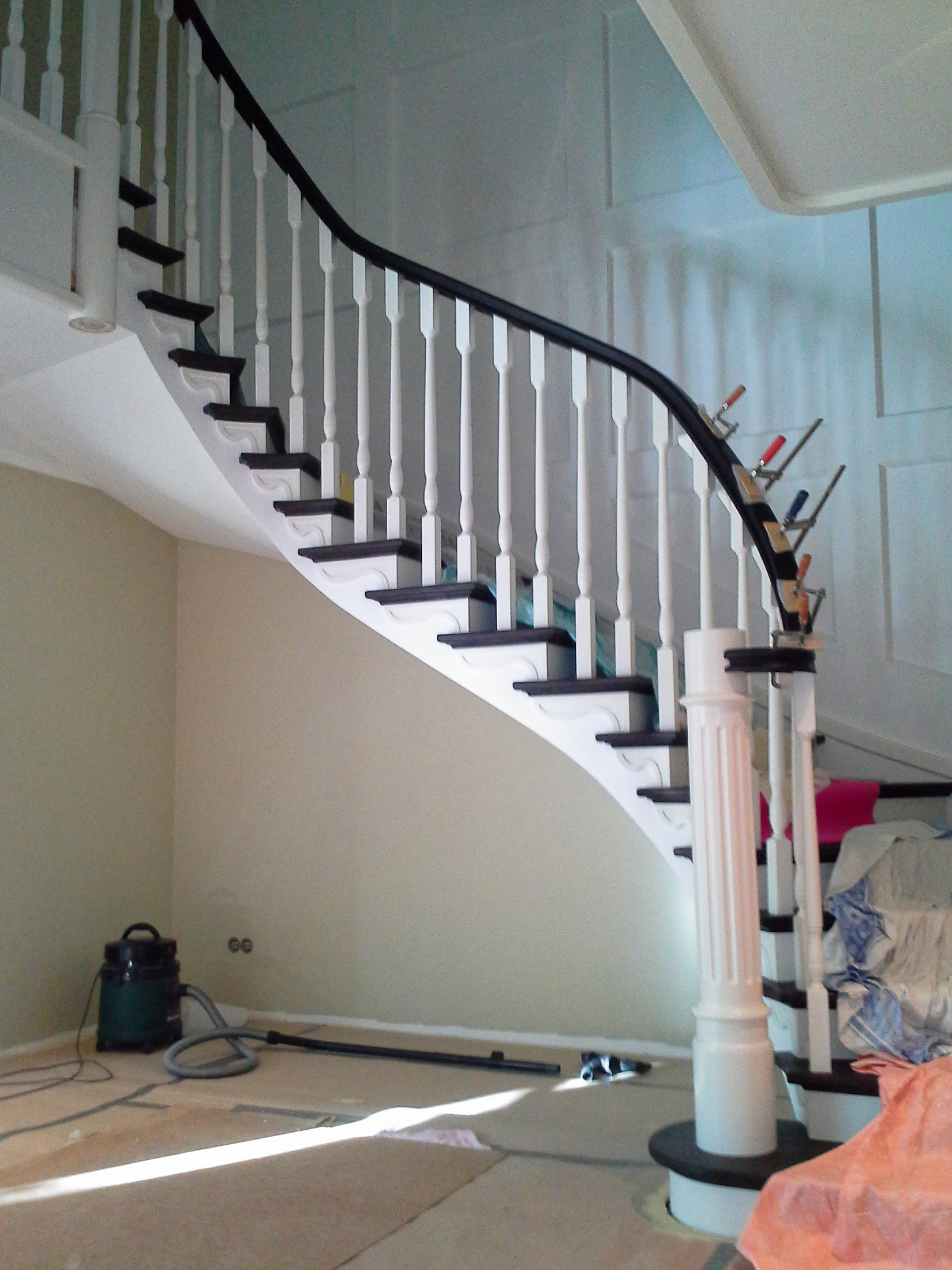 Betoontrepi katmine puidust astmetega