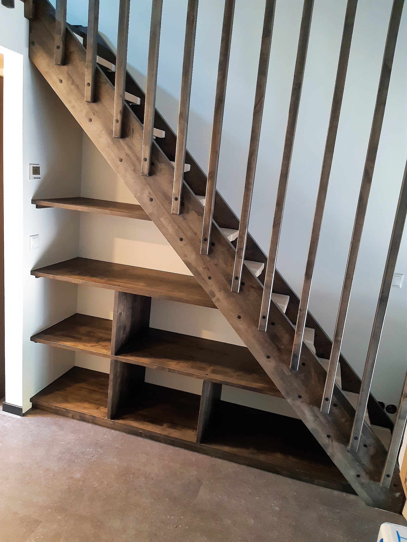 Mini trepp koos panipaigaga