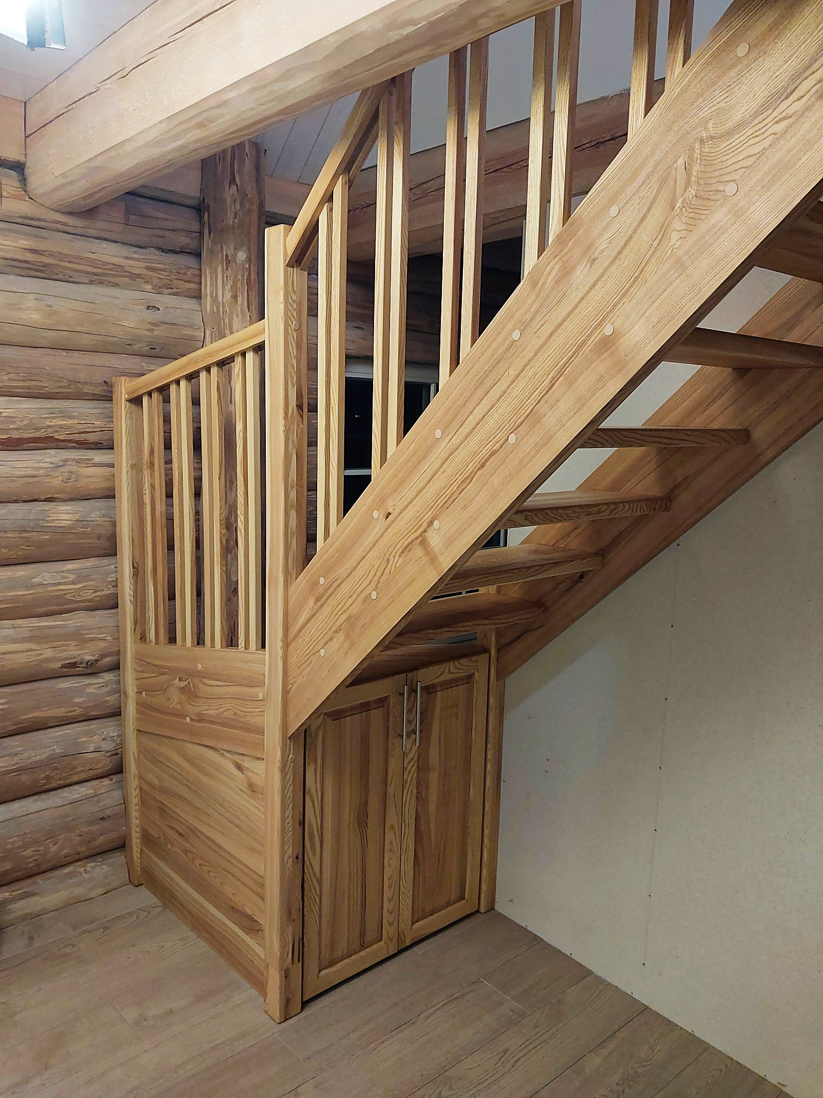 Saarest trepp panipaigaga